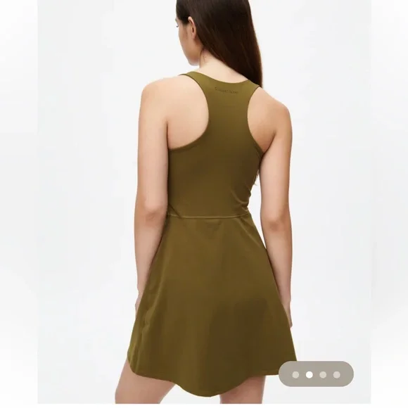 Exercise Dress - Picture 3 of 4